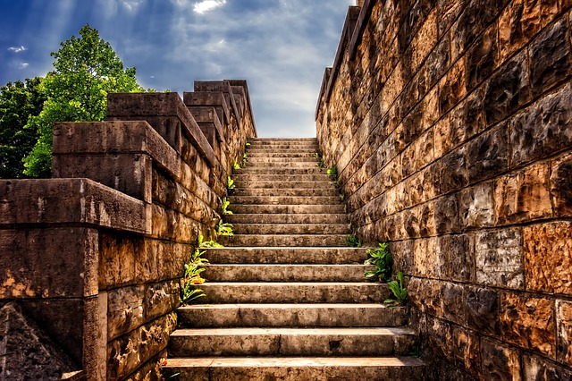 kamenné schodiště